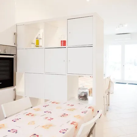 شقة Holiday House Alessia